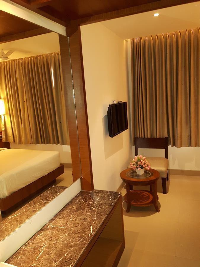 Urvashi Residency Hotel Chennai Exterior photo