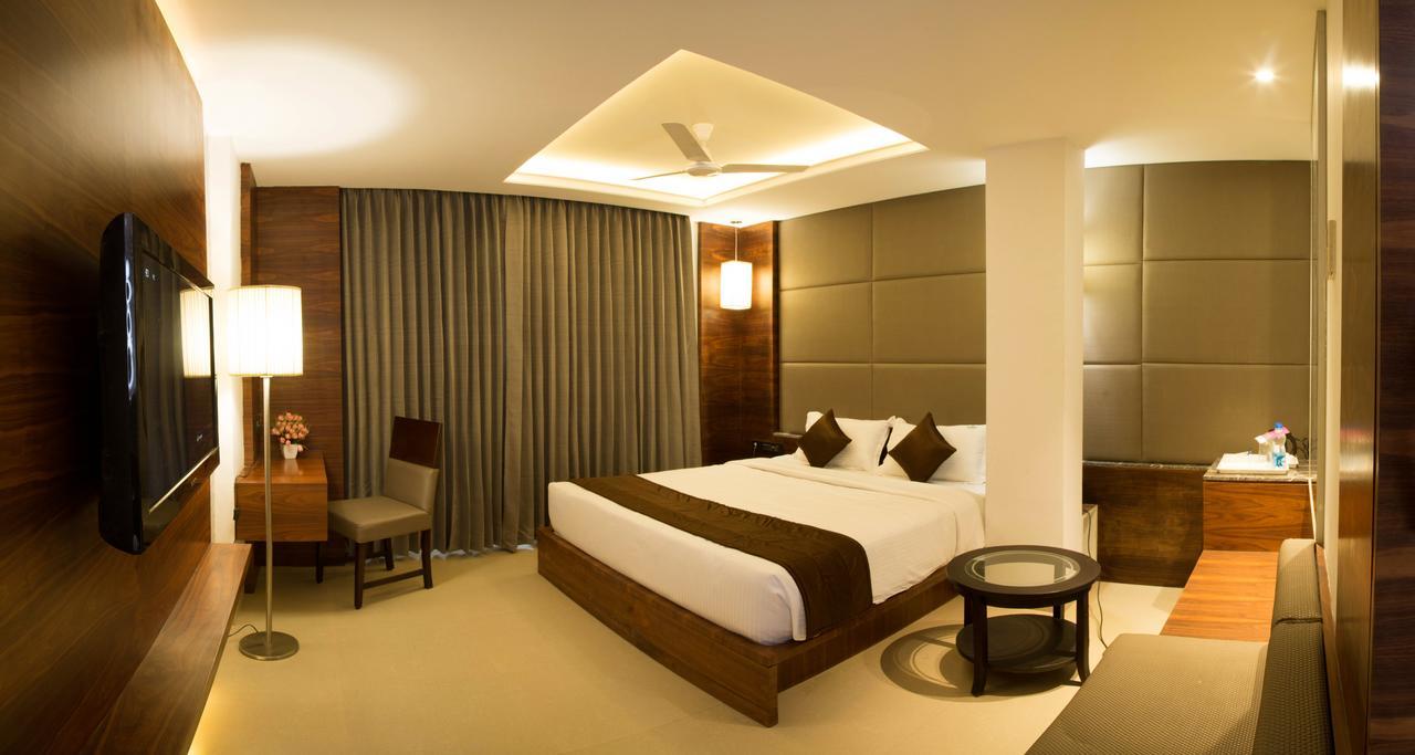 Urvashi Residency Hotel Chennai Exterior photo