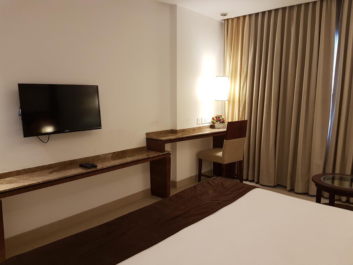 Urvashi Residency Hotel Chennai Exterior photo