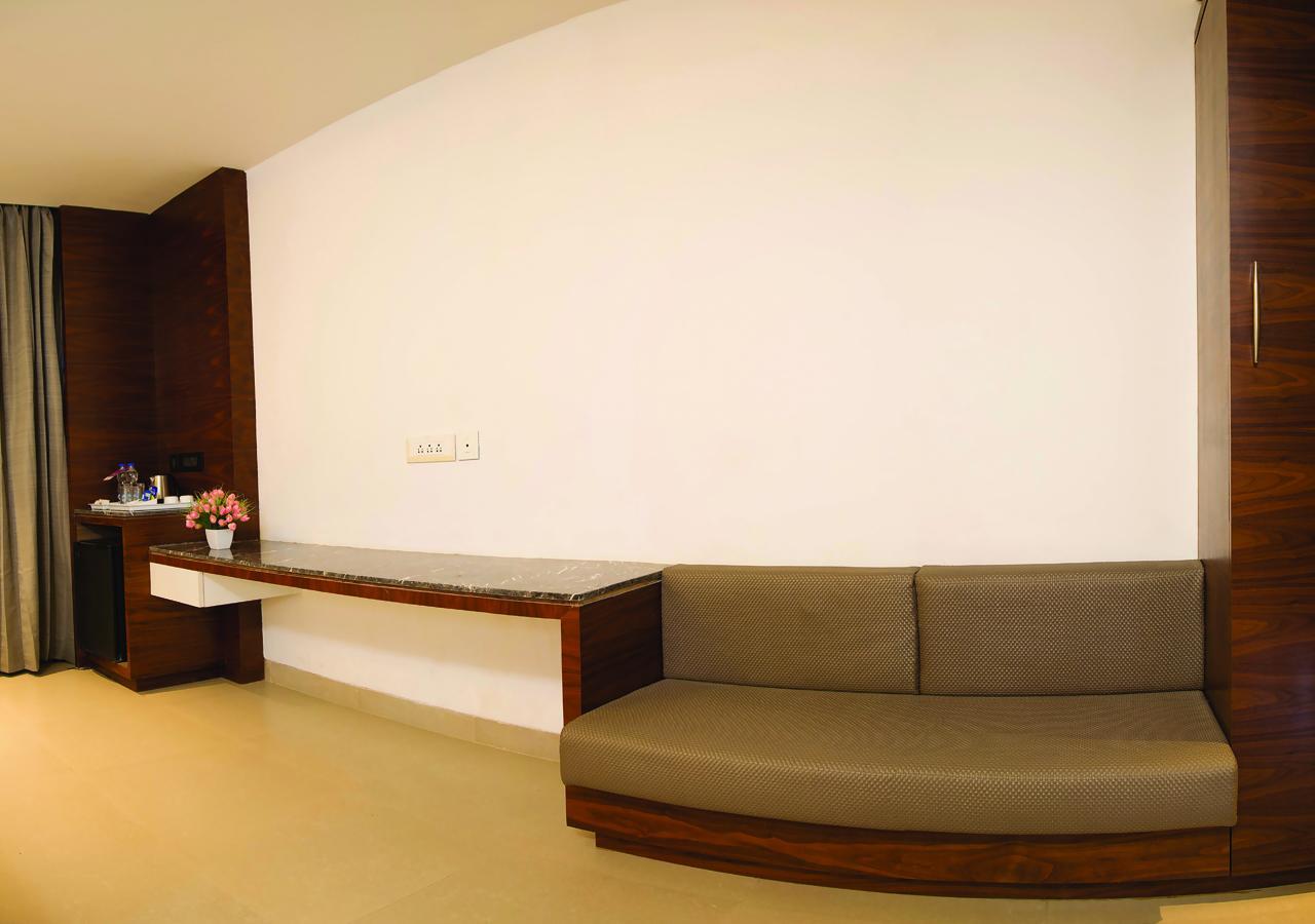 Urvashi Residency Hotel Chennai Exterior photo